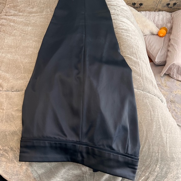 Beautiful Cach’e Navy Suit with matching pencil suit w/gold necklace. - Picture 5 of 15